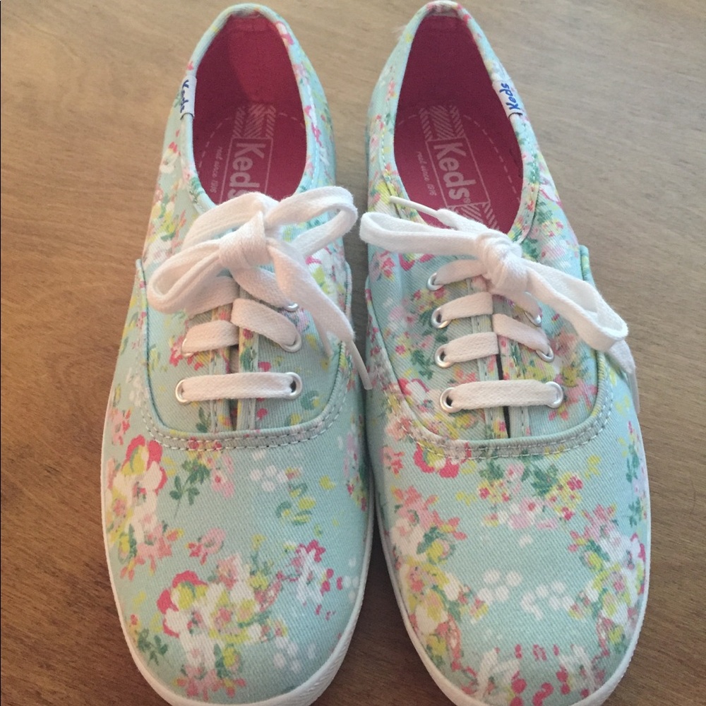 KED'S tennis shoes.